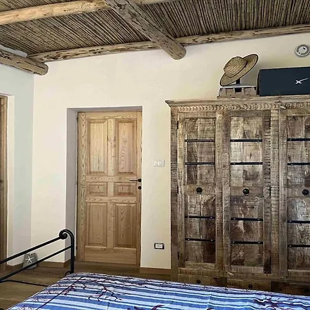 Casa La Quercia Holiday home Magomadas